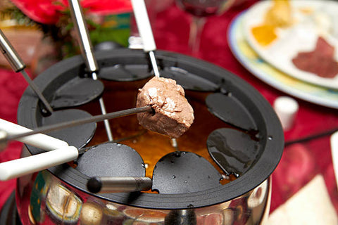 Que boire avec la fondue bourguignonne ? - Mets & Vins
