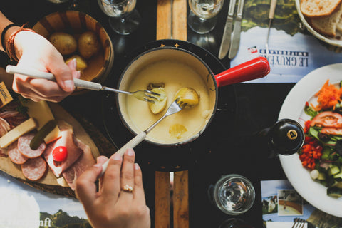 What wine goes well with a Savoyard fondue?