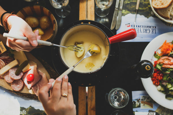 What wine goes well with a Savoyard fondue?