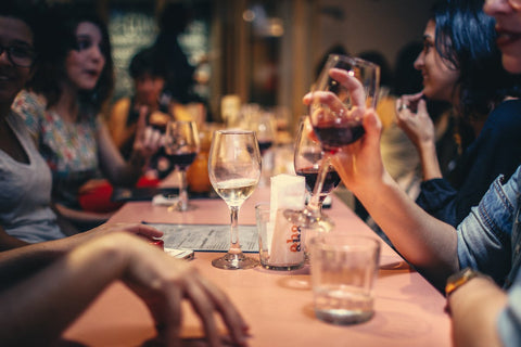 Bar à vin verre rouge Bordeaux