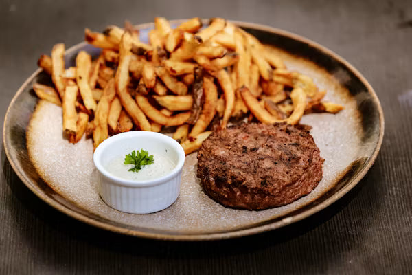 Que boire avec un steak haché frites ?