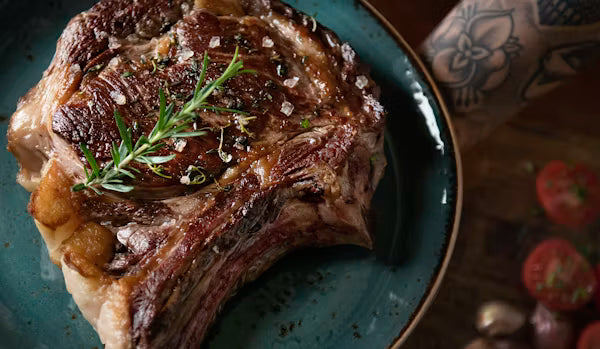 Que boire avec une côte de bœuf ? - Mets & Vins